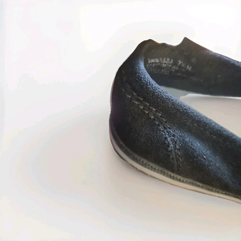 Baretraps‎ Vanassa Black Suede Slip-On Flats Women's Size 7.5M Comfort Cushioned